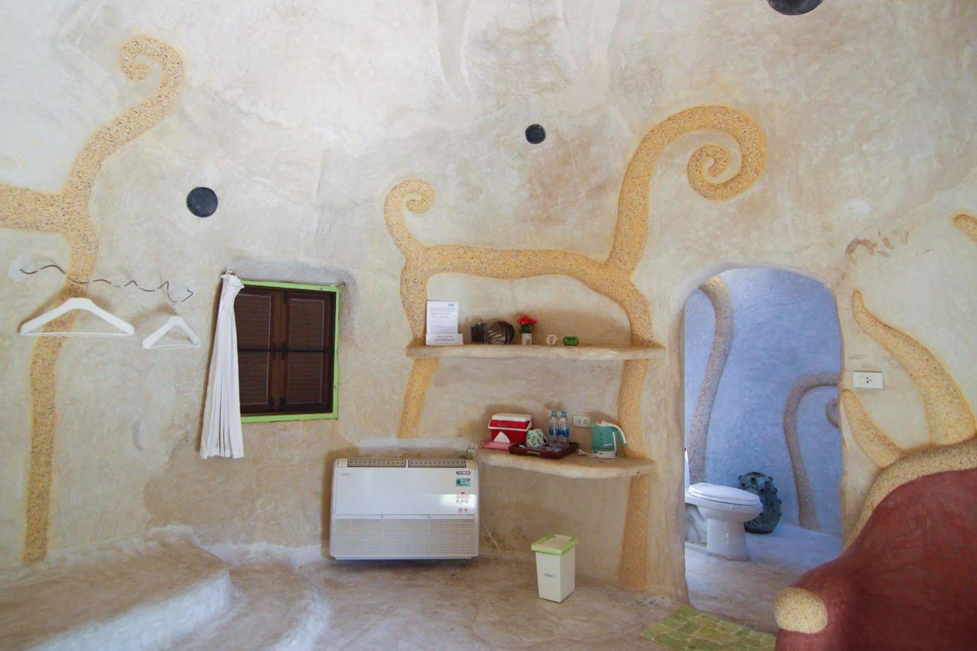 Naidee Sculptured Huts Hotel HHQ Buitenkant foto