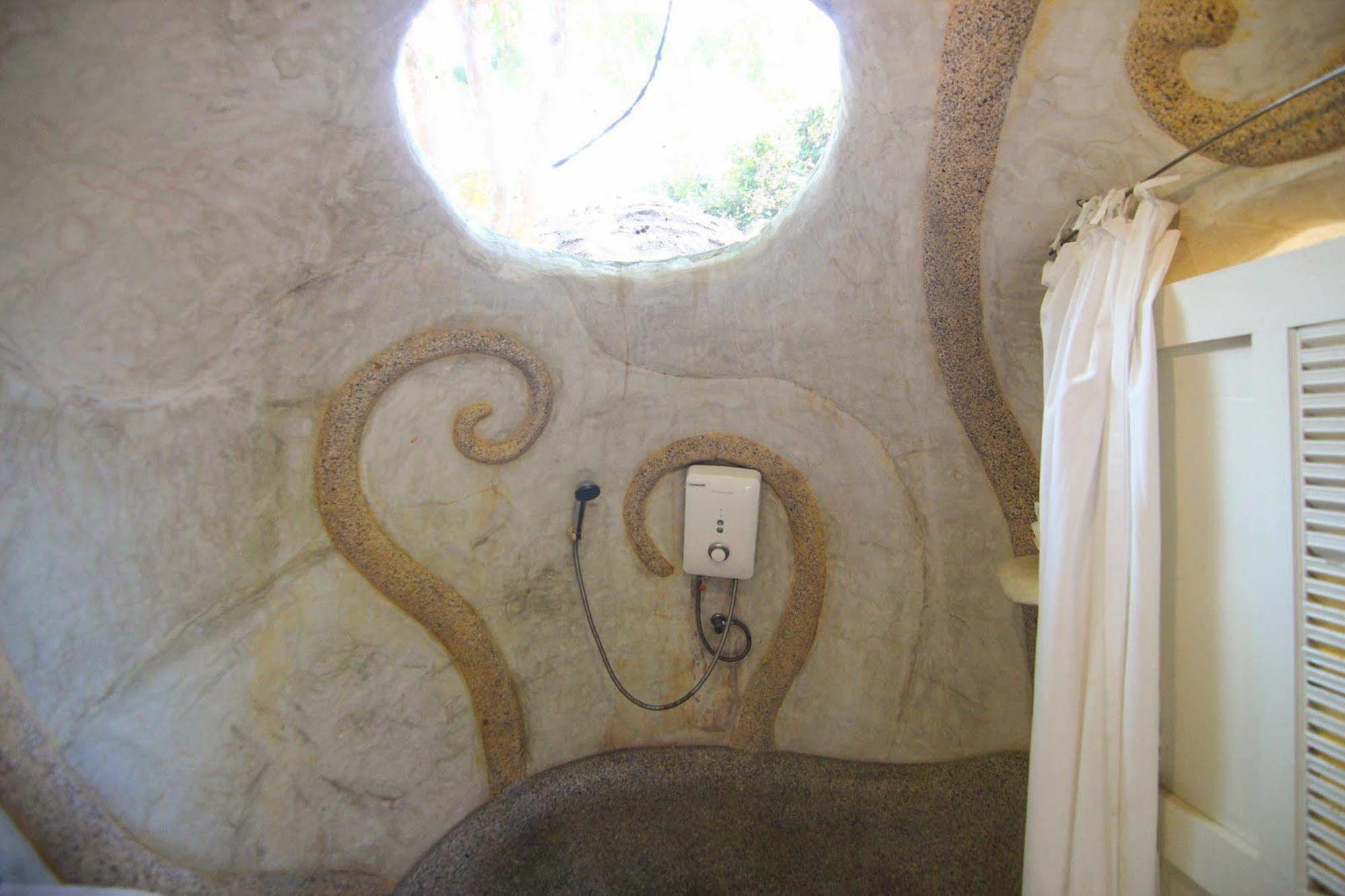 Naidee Sculptured Huts Hotel HHQ Buitenkant foto