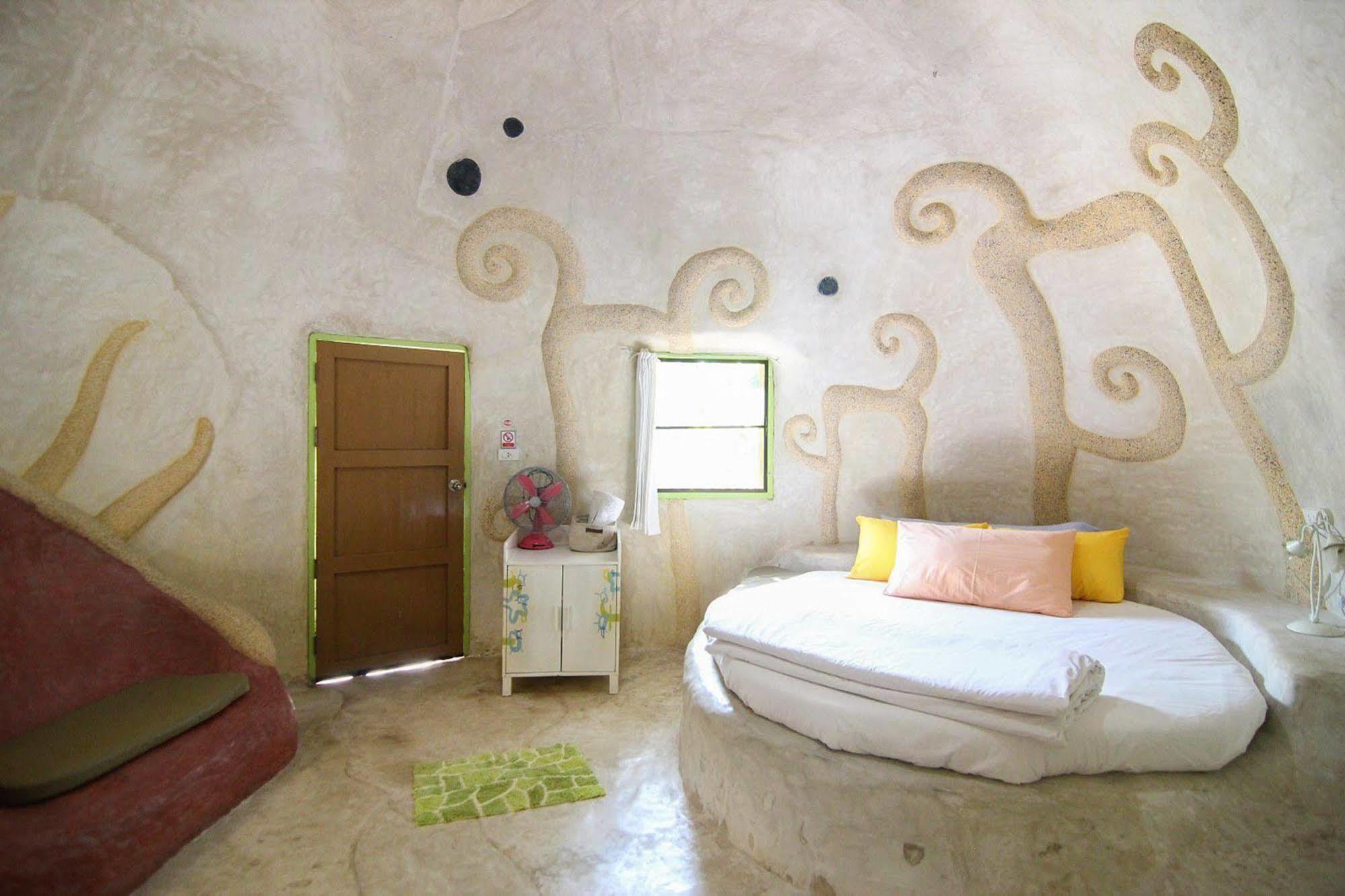 Naidee Sculptured Huts Hotel HHQ Buitenkant foto
