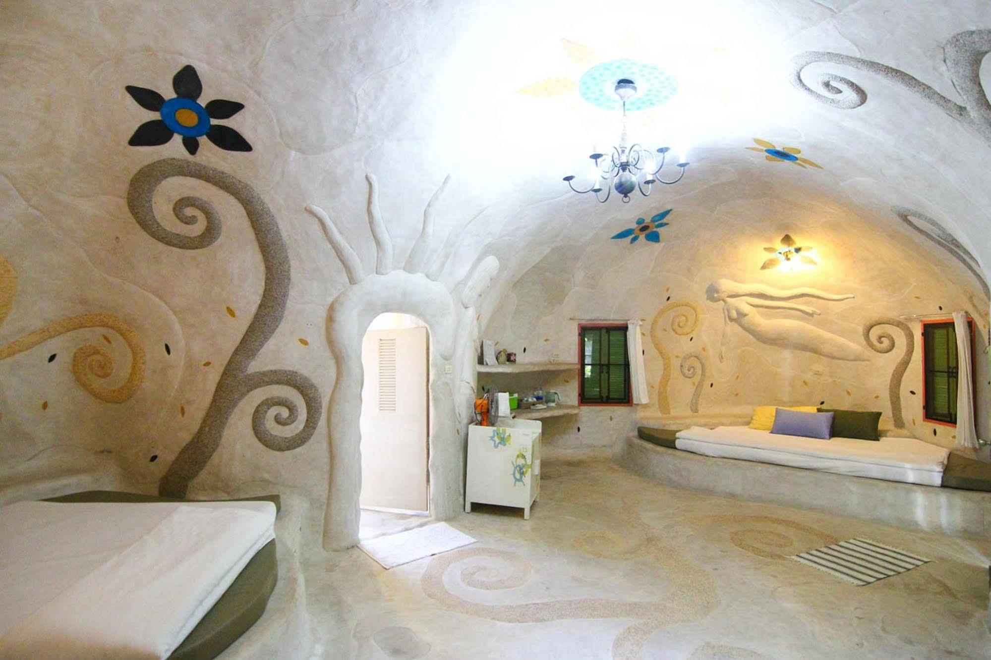 Naidee Sculptured Huts Hotel HHQ Buitenkant foto