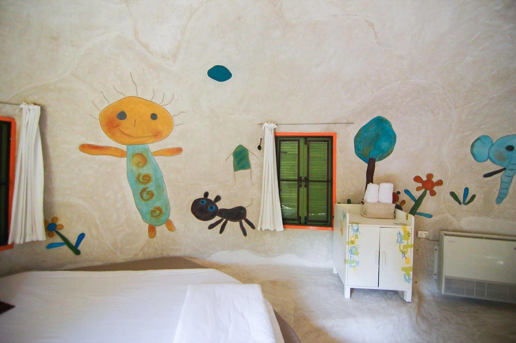 Naidee Sculptured Huts Hotel HHQ Buitenkant foto